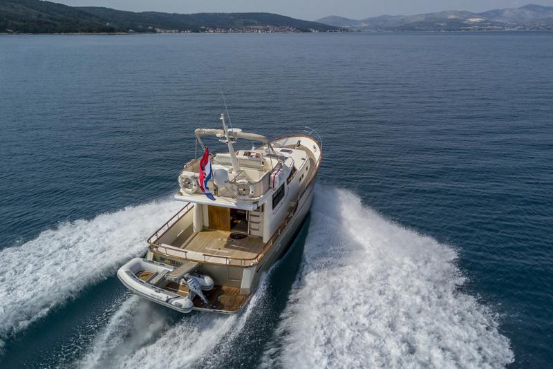 Book yachts online - motorboat - Belliure 44 MY - ROBUSTO - rent