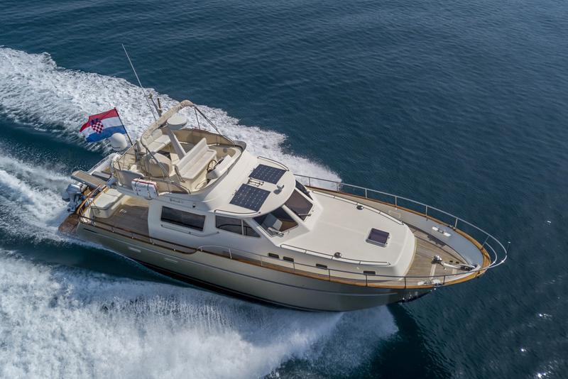 Book yachts online - motorboat - Belliure 44 MY - ROBUSTO - rent