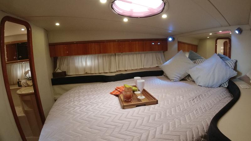 Book yachts online - motorboat - Sunseeker Portofino 40 - Maxim - rent