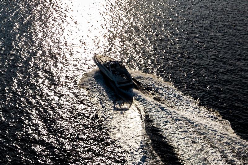Book yachts online - motorboat - Sunseeker Portofino 40 - Maxim - rent