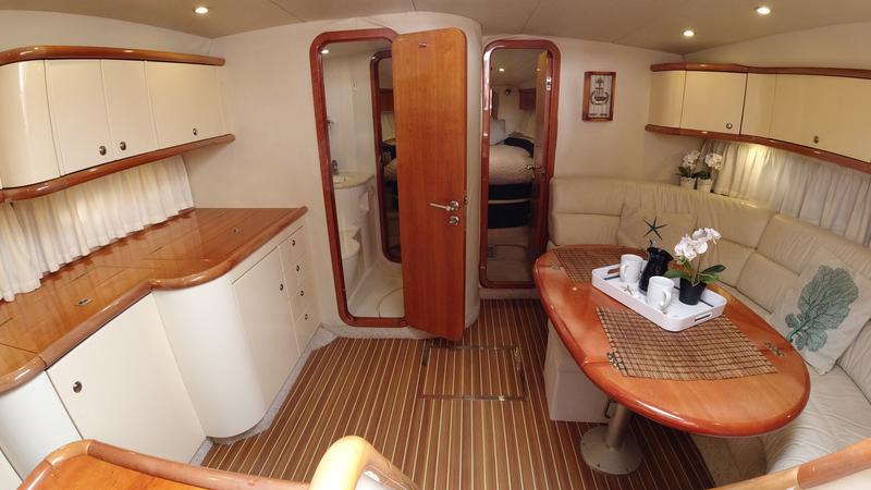 Book yachts online - motorboat - Sunseeker Portofino 40 - Maxim - rent