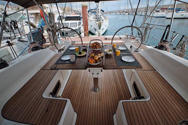 Book yachts online - sailboat - Bavaria 51 Cruiser - Teorema - rent