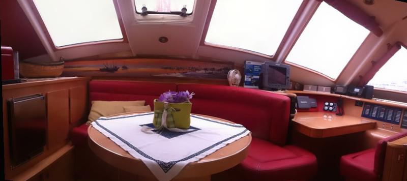 Book yachts online - catamaran - Privilege 45 - Laura - rent