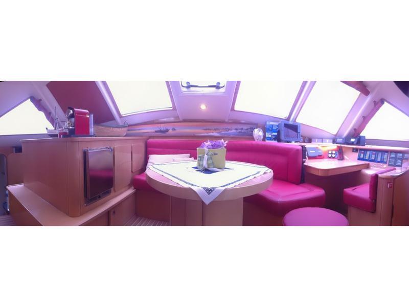 Book yachts online - catamaran - Privilege 45 - Laura - rent