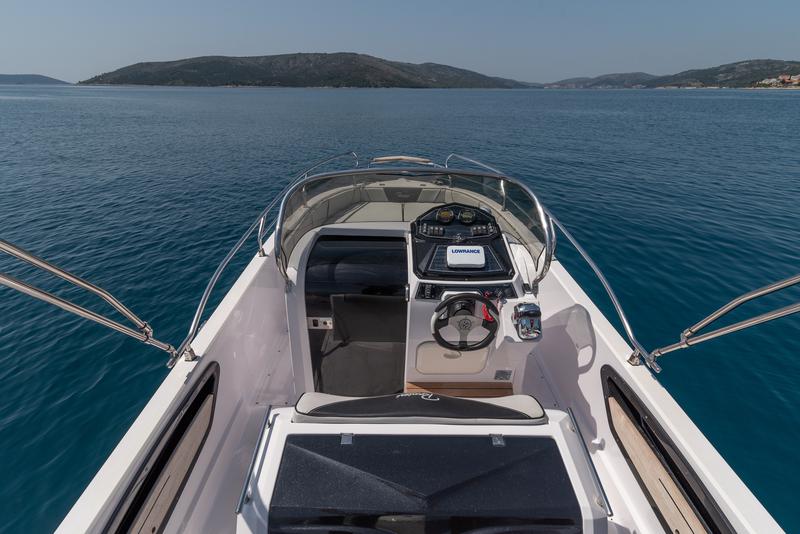 Book yachts online - motorboat - Ranieri Voyager 23S - no name - rent