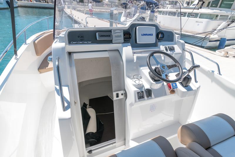 Book yachts online - motorboat - Cap Camarat 7.5 CC - no name - rent