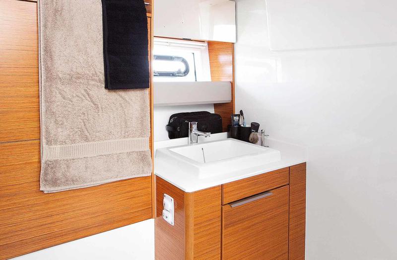 Book yachts online - motorboat - Bavaria S36 Open - Marsil - rent