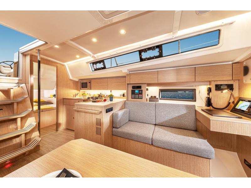 Book yachts online - sailboat - Bavaria C38 - Levante - rent