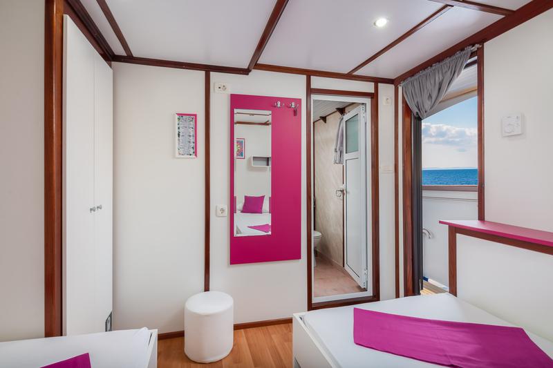 Book yachts online - motorboat - Motoryacht - Amalia - rent