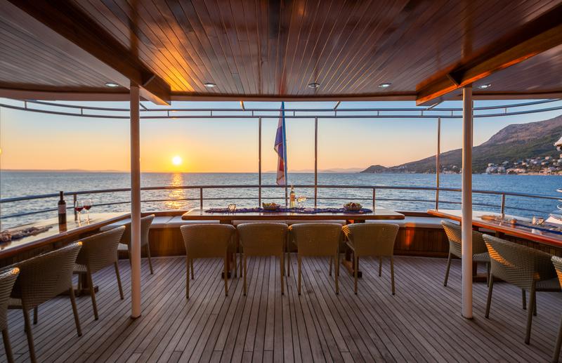 Book yachts online - motorboat - Motoryacht - Amalia - rent