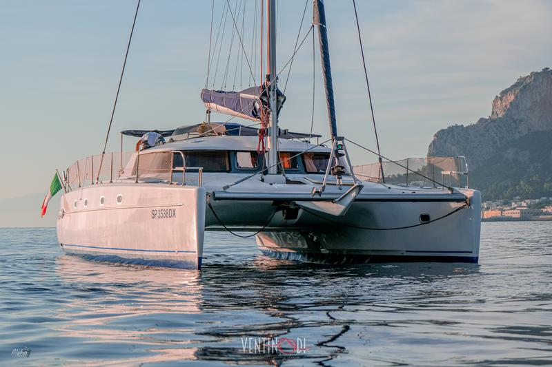 Book yachts online - catamaran - Belize 43 - Marina Piccola - rent