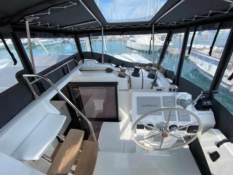 Book yachts online - catamaran - Astréa 42 - Ooga Chaka - rent