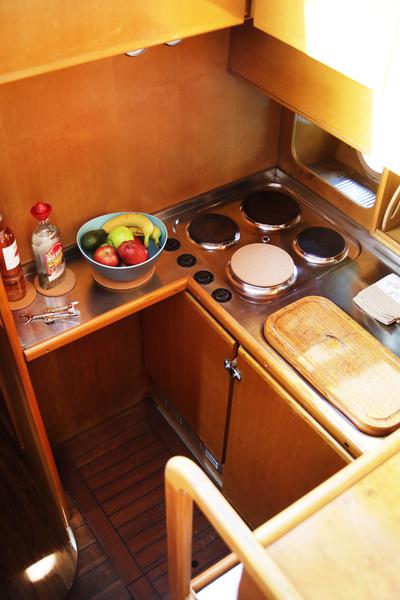 Book yachts online - motorboat - Posillipo Martinica 42 TS - Dim - rent