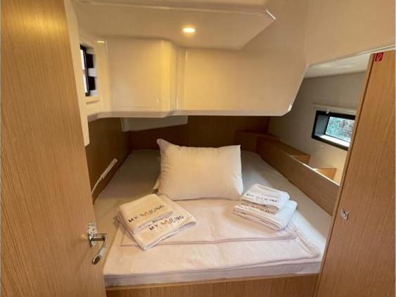 Book yachts online - sailboat - Bavaria C42 - Donuha - rent