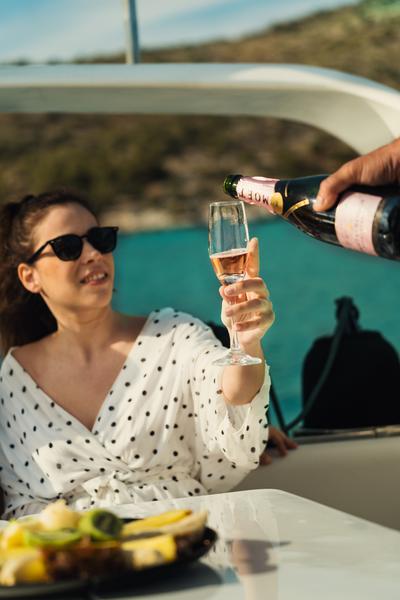 Book yachts online - motorboat - Princess F55 - Mirage - rent