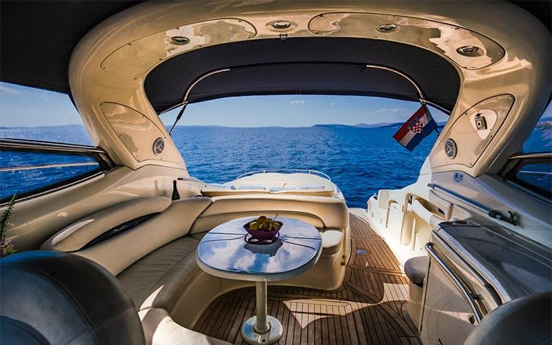 Book yachts online - motorboat - Cranchi 50 - TUKI U REMO - rent