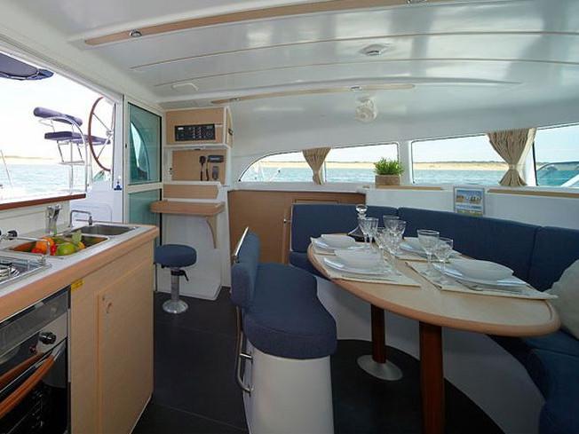 Book yachts online - catamaran - Lagoon 38 - SUNKISS - rent