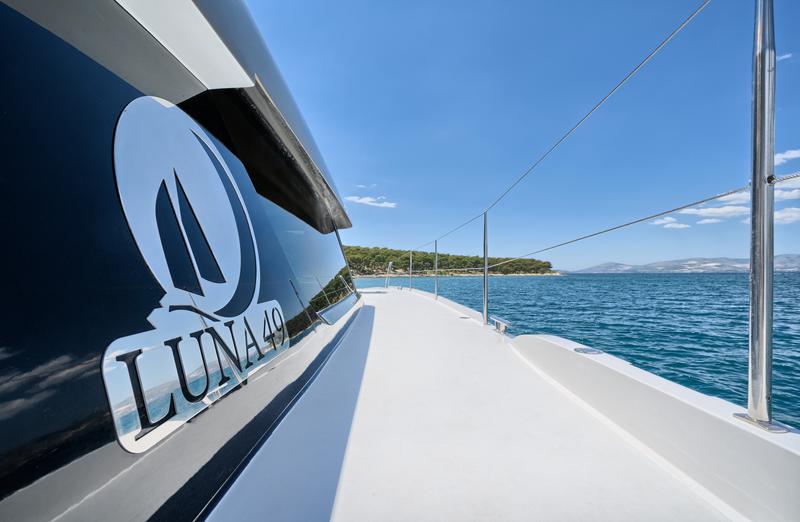 Book yachts online - catamaran - Luna 49 - Gold - rent