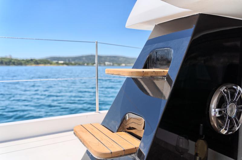 Book yachts online - catamaran - Luna 49 - Gold - rent