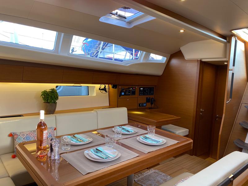Book yachts online - sailboat - Jeanneau 54 - AEGEAN STAR - rent