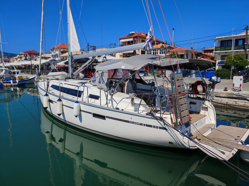 Book yachts online - sailboat - Bavaria Cruiser 41 - IOLI - rent