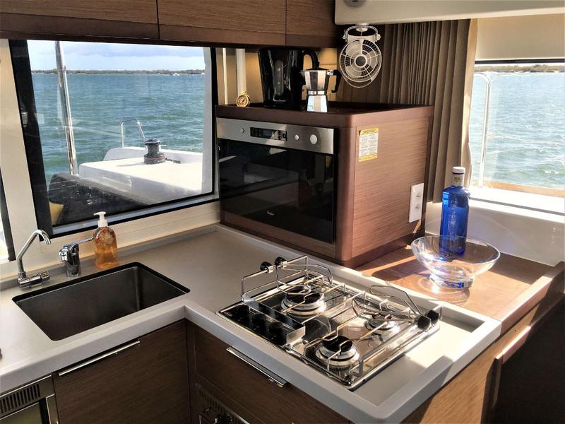 Book yachts online - catamaran - Lagoon 40 - Kat 40 - rent