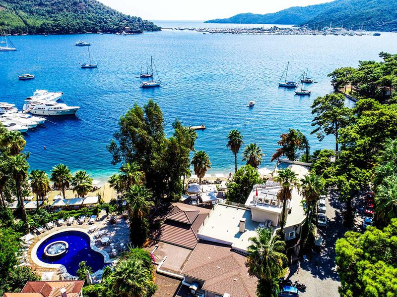 Book yachts online - catamaran - Lagoon 46 - Karamel - rent