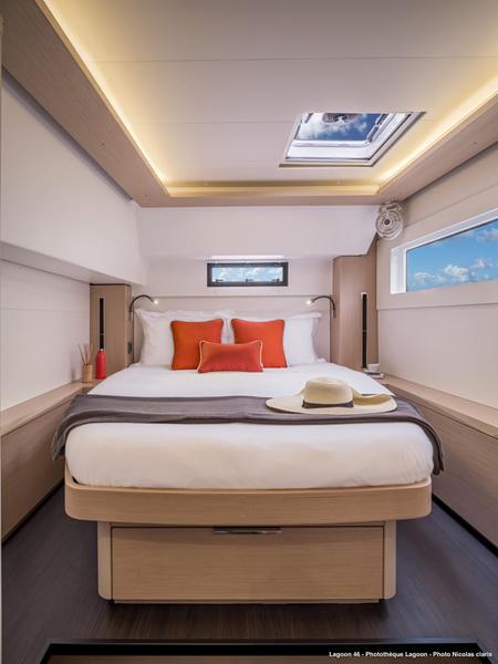 Book yachts online - catamaran - Lagoon 46 - Chica - rent