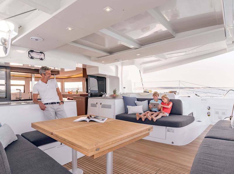 Book yachts online - catamaran - Lagoon 46 - Chica - rent