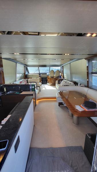 Book yachts online - motorboat - Princess 68 - Jako - rent
