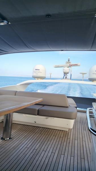 Book yachts online - motorboat - Princess 68 - Jako - rent