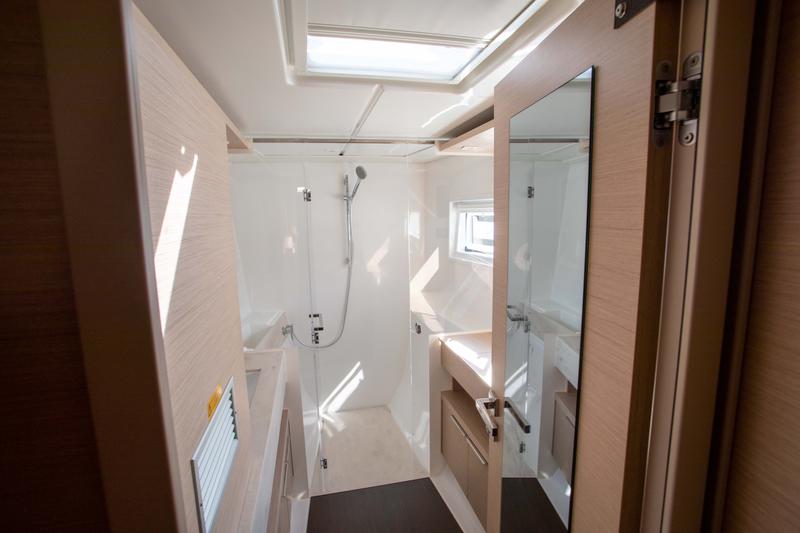 Book yachts online - catamaran - Lagoon 46 Owner Version - Unbound - rent
