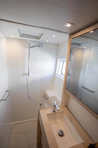 Book yachts online - catamaran - Lagoon 46 Owner Version - Unbound - rent