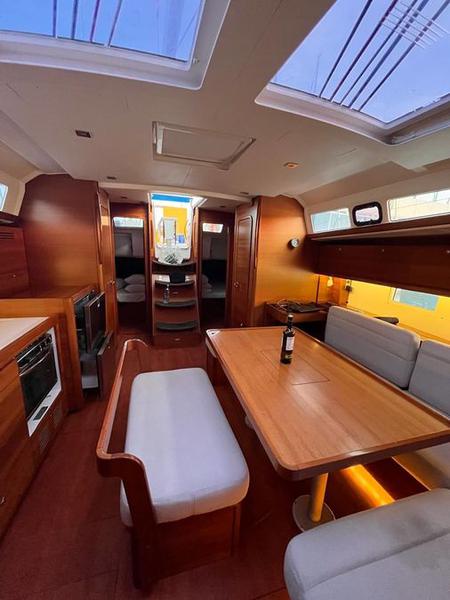 Book yachts online - sailboat - Dufour 460 Grand Large - Vera - rent