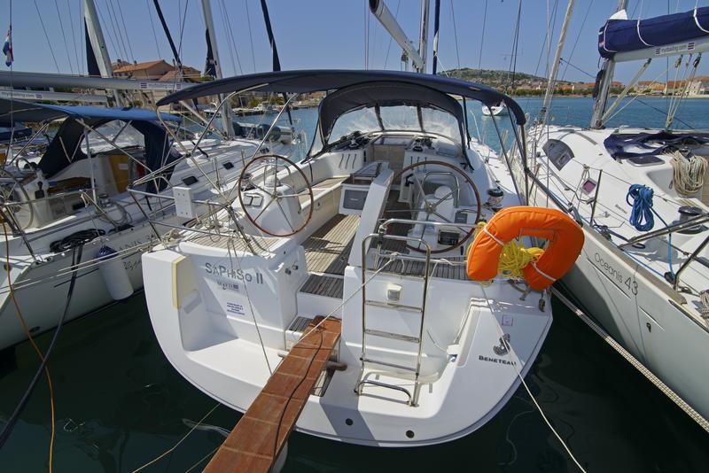 Book yachts online - sailboat - Beneteau Oceanis 43 - SAPHISO II - rent