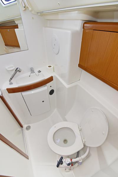 Book yachts online - sailboat - Beneteau Oceanis 43 - SAPHISO II - rent