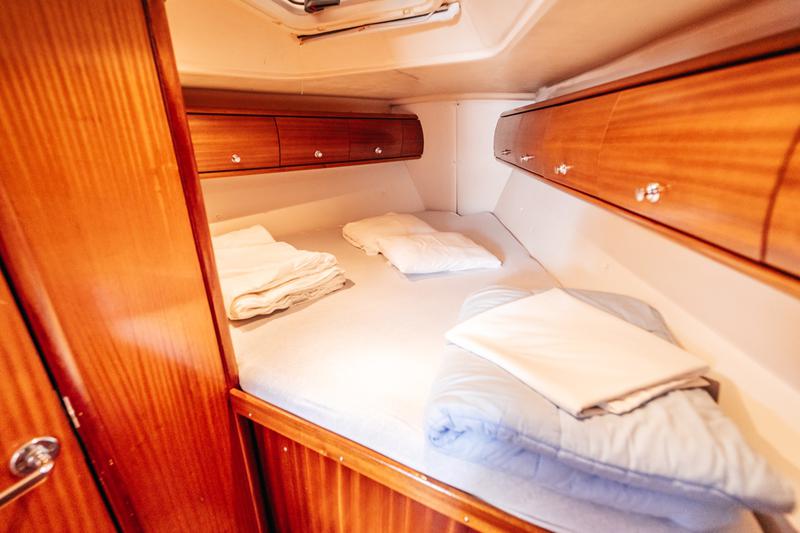 Book yachts online - sailboat - Bavaria 36 Cruiser - Dolkar - rent