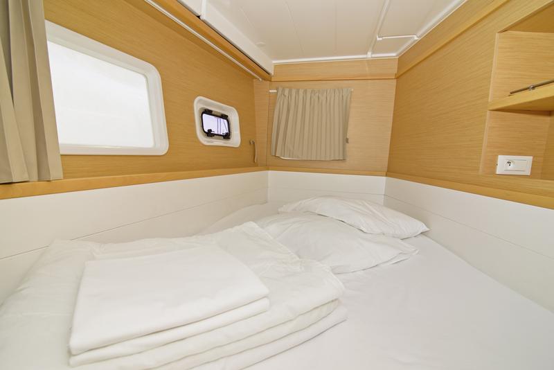 Book yachts online - catamaran - Lagoon 39 - Tortola - rent