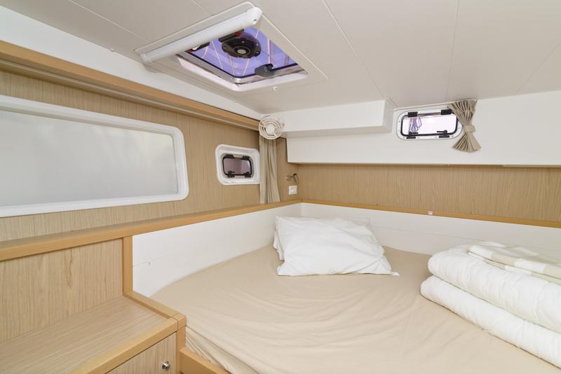 Book yachts online - catamaran - Lagoon 39 - Anegada - rent