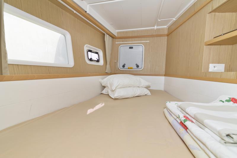 Book yachts online - catamaran - Lagoon 39 - Anegada - rent