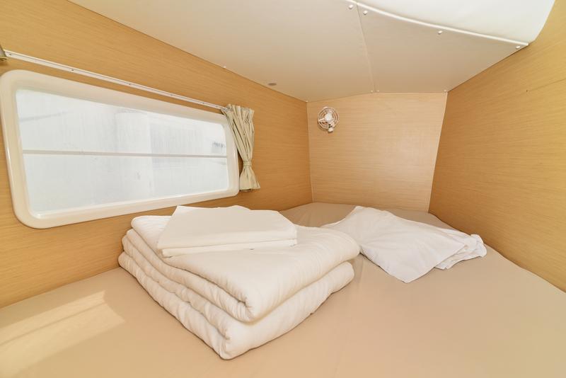 Book yachts online - catamaran - Lagoon 380 - Shona - rent