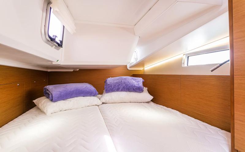 Book yachts online - sailboat - Sun Odyssey 490 - Aurora - rent