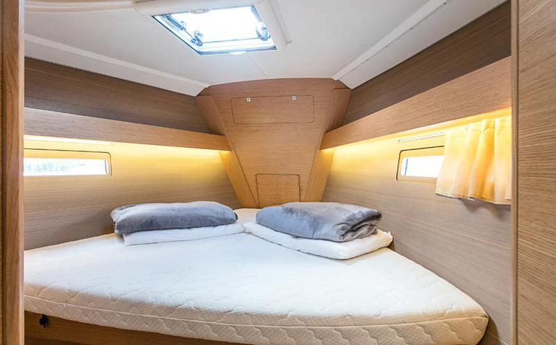 Book yachts online - sailboat - Dufour 412 GL - Gavi - rent