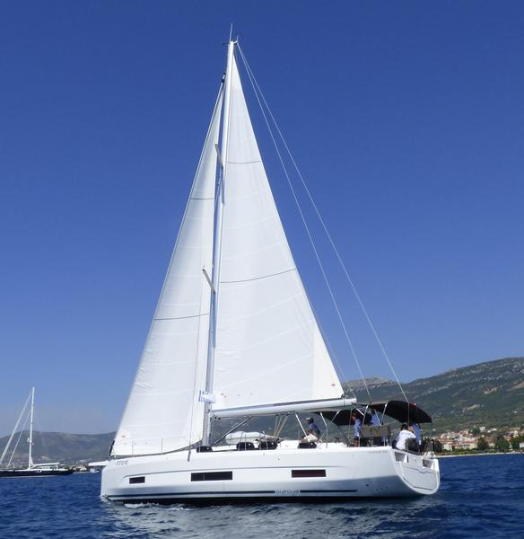 Book yachts online - sailboat - Dufour 470 - BALU - rent