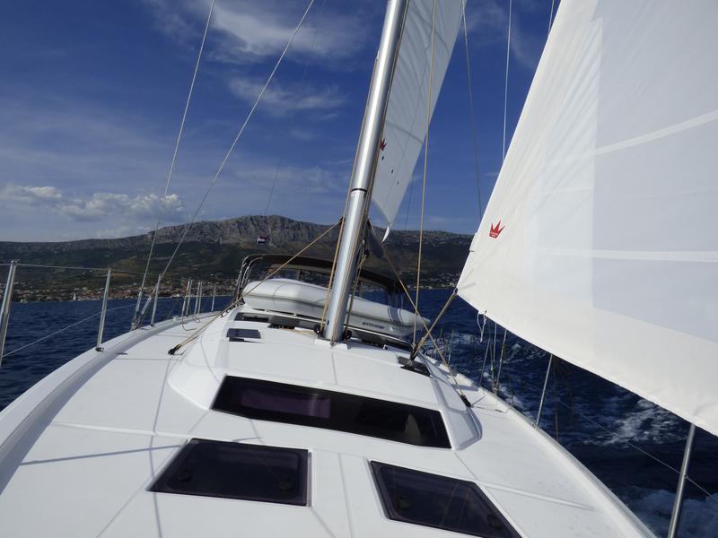 Book yachts online - sailboat - Dufour 470 - BALU - rent