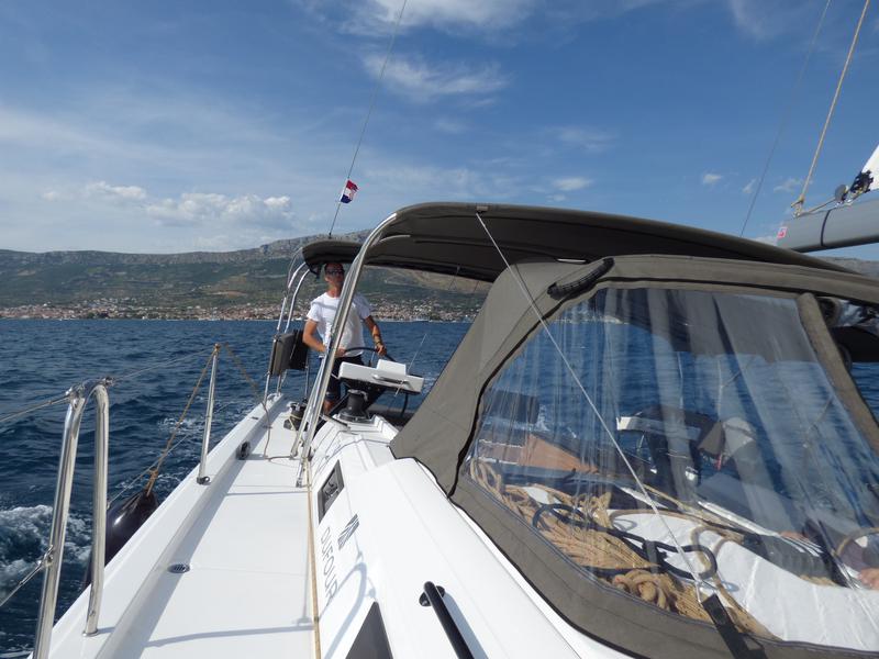 Book yachts online - sailboat - Dufour 470 - BALU - rent