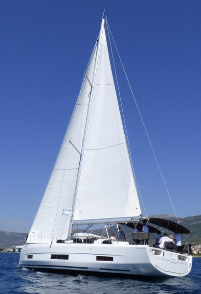 Book yachts online - sailboat - Dufour 470 - BALU - rent