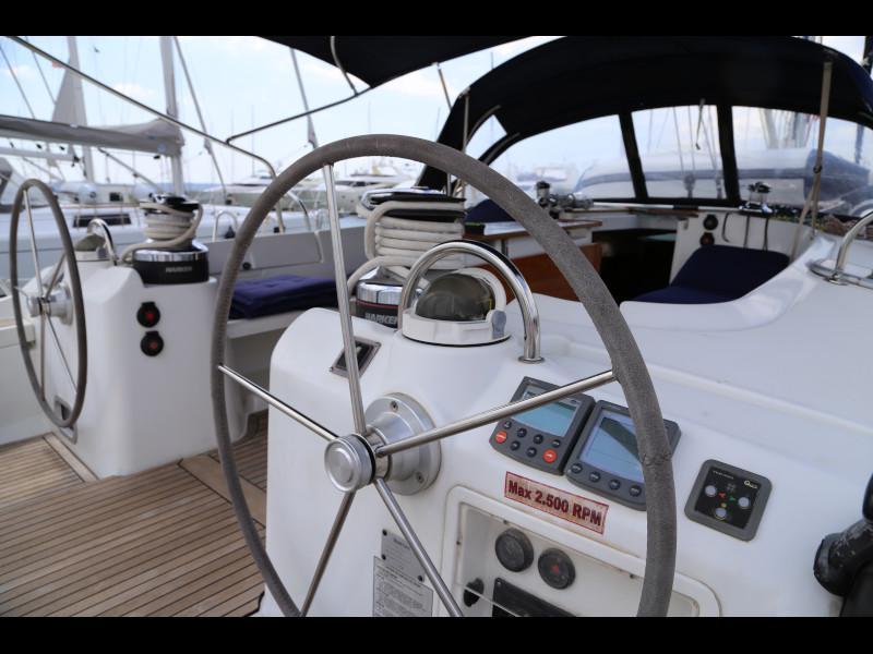 Book yachts online - sailboat - Beneteau Oceanis 523 - Cobra Murra - rent