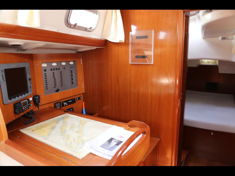 Book yachts online - sailboat - Beneteau Oceanis 523 - Cobra Murra - rent