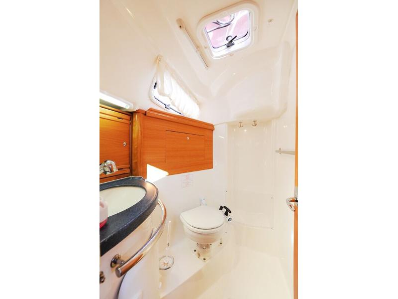 Book yachts online - sailboat - Bavaria 34 Cruiser - Nina Nina - new sails 2022. - rent